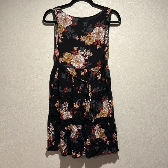 Maurices floral flowy dress - Picture 4 of 6